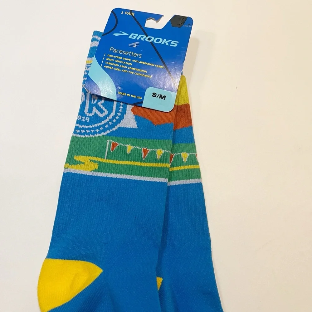 NWT Brooks Pacesetters Running Socks | Blue Yellow Green | S/M